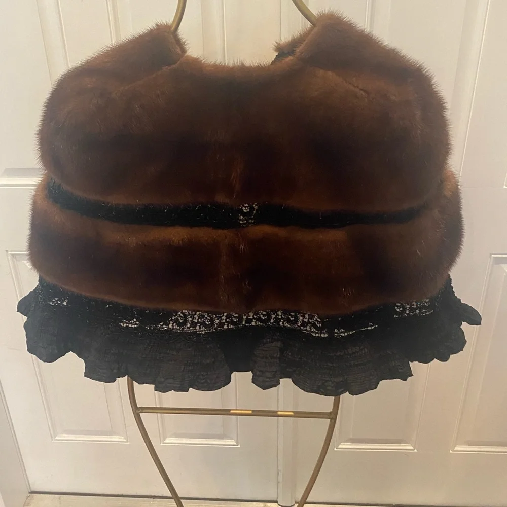 Christian Lacroix stunning runway mink cape - Picture 8 of 10